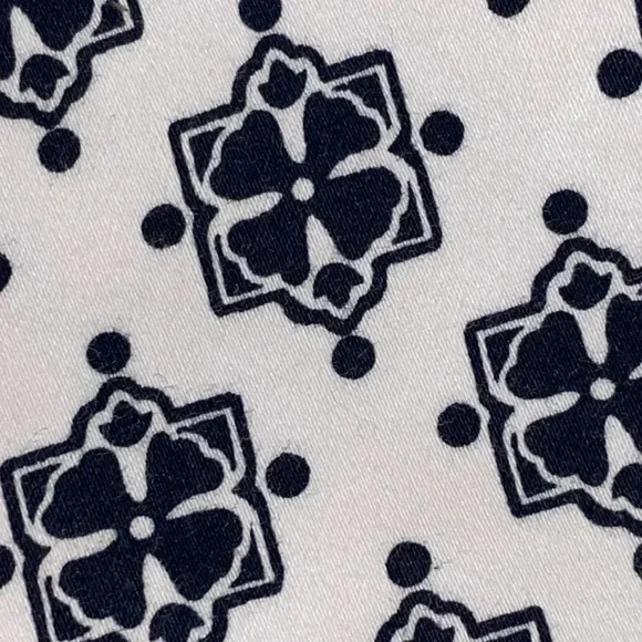 Talbots Black & White Print Straight Leg Crop Pants Side Zip Size 12 Like New - Picture 5 of 11